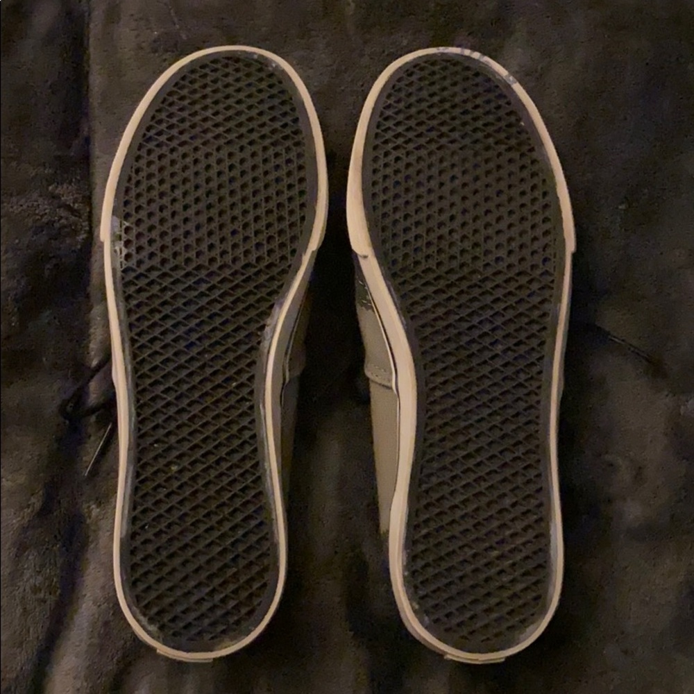 Winged Tip Vans - Picture 2 of 3